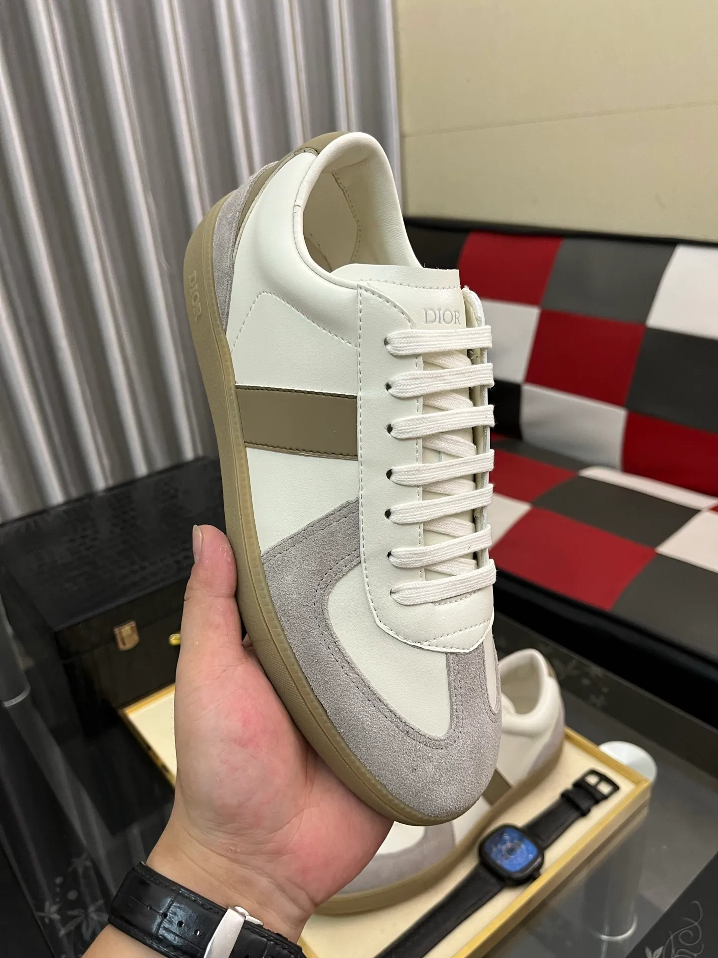 Men's shoes 💰380⌚️⌚️ 【Dior*DIAO】original quality.~ Unique modern style sneakers. 🏃A must-have casual shoe for trendy men😍😍 Original brand imported from Italy, imported original leather, sheep lining (refuses to discolor and grind feet) Sole: Original sole provided by the original factory, French lazy style design ⚠️Fit to the feet, original quality, super comfortable original sole. Code number: 38-448️⃣Colors available